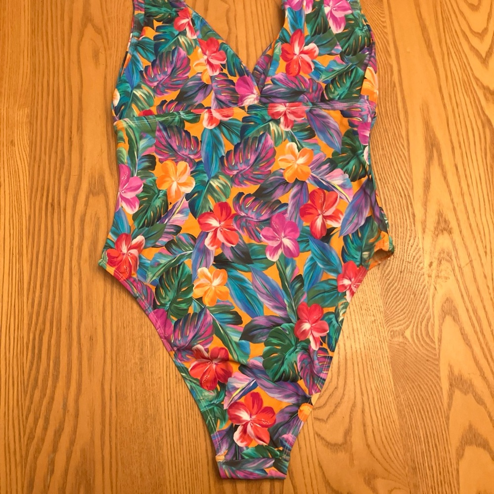 Swimsuits For All Tropical Floral One Piece - Picture 4 of 11